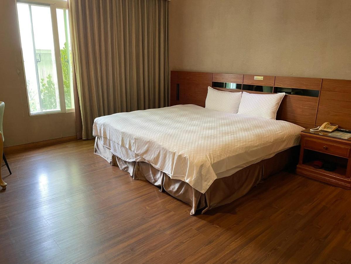Chia Shih Pao Hotel Taibao Экстерьер фото