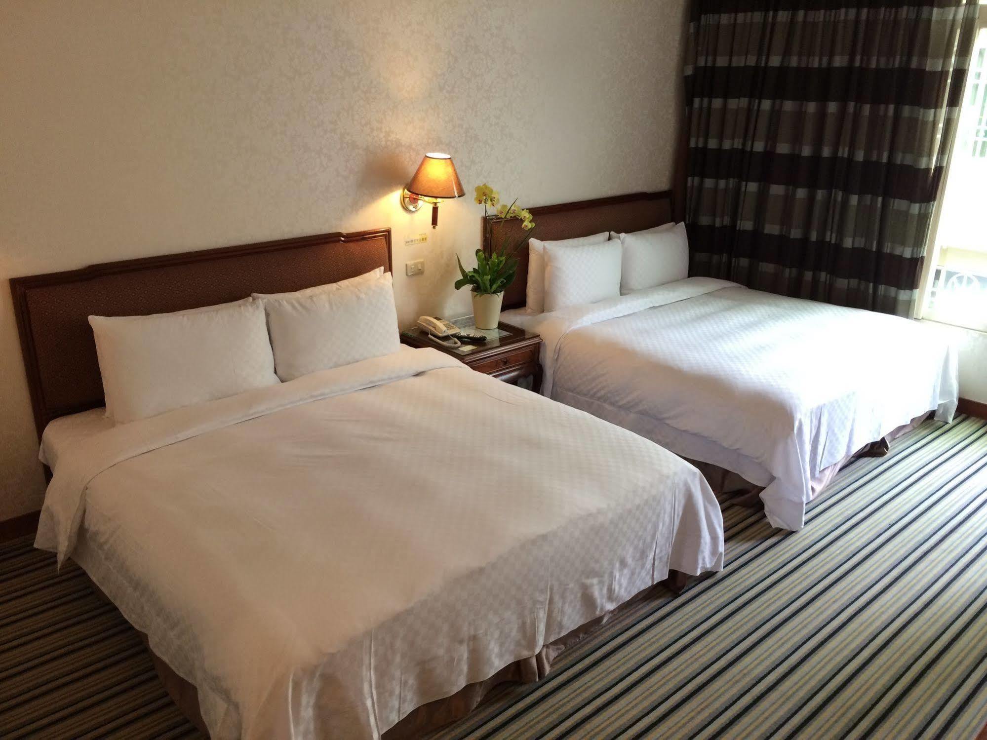 Chia Shih Pao Hotel Taibao Экстерьер фото